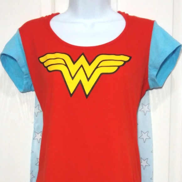 OFFICIAL LICENSED CAPED & HOODED WONDER WOMAN TEE - Picture 2 of 8